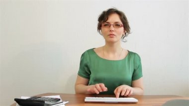 Bir kablosuz klavye kullanarak