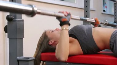 Bodyfitness egzersiz. Bench press