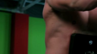 Genç vücut geliştirmeci için egzersiz