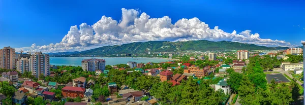 Геленджик курортный город в разное время суток и в разное время года — стоковое фото