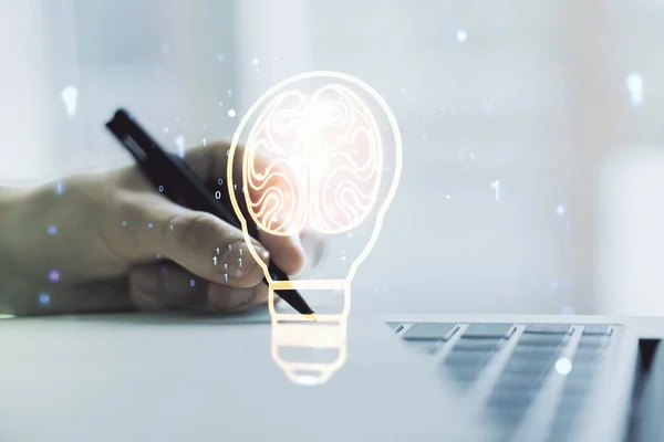 Kreativ glödlampa illustration med mänsklig hjärna och handskrift i dagbok på bakgrund med bärbar dator, framtida teknik koncept. Multiexponering — Stockfoto