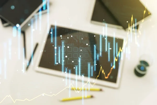 추상적 창조적 금융 그래프의 다중 노출 배경 위에 현대 디지털 태블릿, 상단 뷰 , forex 및 투자 개념 — 스톡 사진