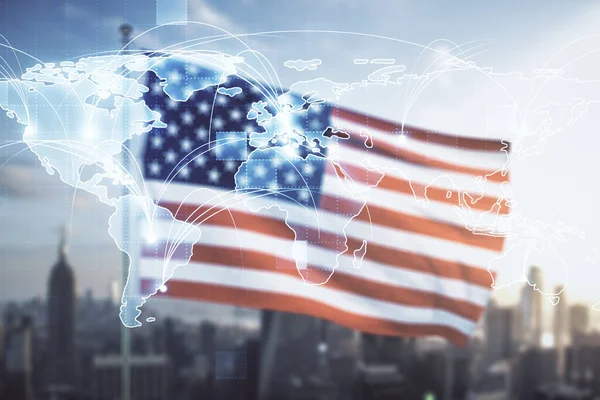 Holograma digital gráfico abstrato do mapa do mundo com conexões no fundo da bandeira dos EUA e arranha-céus embaçados, conceito de globalização. Multiexposição — Fotografia de Stock