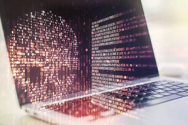 Dubbele blootstelling van creatieve code schedel hologram op laptop achtergrond. Het concept van malware en cybercriminaliteit — Stockfoto