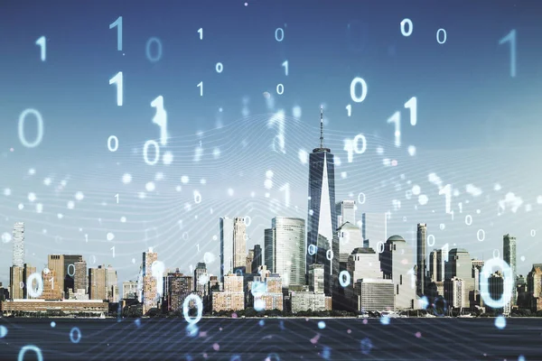 Ilustración de código binario virtual abstracta en el fondo del horizonte de la ciudad de Nueva York. Big data y concepto de codificación. Multiexposición —  Fotos de Stock