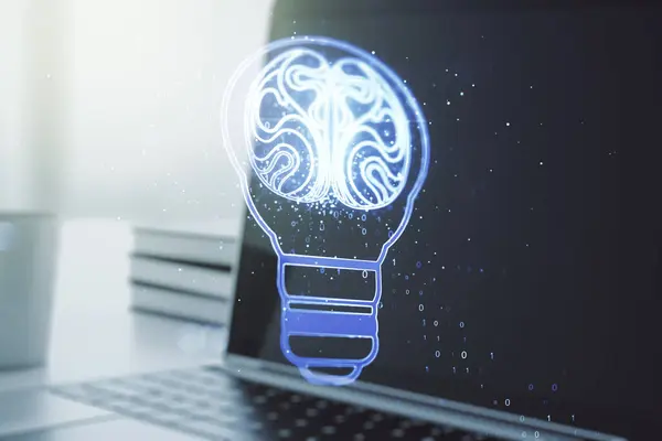 Dupla exposição do holograma criativo da lâmpada com cérebro humano no fundo do laptop, ideia e conceito de brainstorming — Fotografia de Stock
