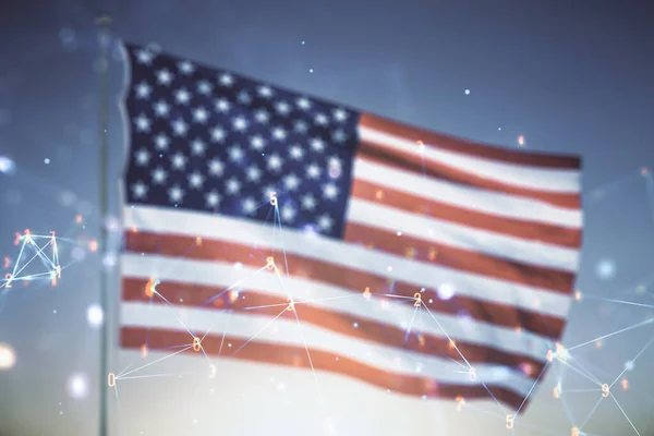 Abstraktní virtuální bezdrátový technologický hologram na pozadí americké vlajky a západu slunce. Velká data a databázový koncept. Multiexpozice — Stock fotografie