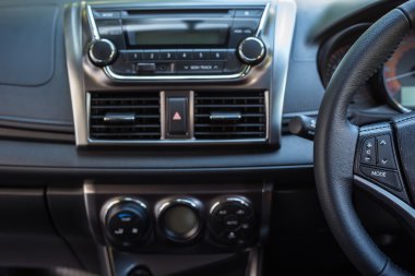 Yeni modern araba iç detay