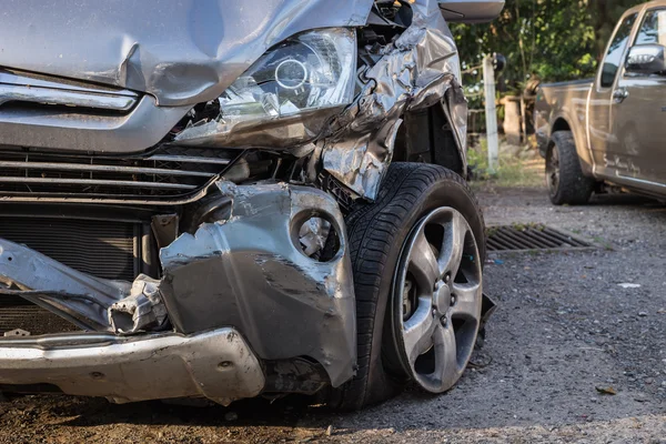 Kroppen på bilen skadas av misstag — Stockfoto