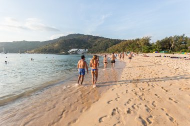 Phuket, Tayland - 7 Ocak: Kimliği belirsiz kişi vardır sakin ol.