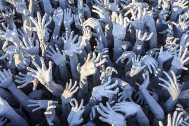 Chiang Rai, Tayland - 21 Ocak: Wat Rong Khun sanat içinde 