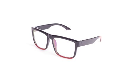 Siyah gözlükleri beyaz izole kapatmak