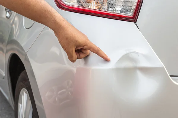 Backside of silver car get damaged by accident — Stock Photo, Image