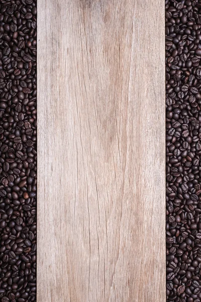 Kawa na drewniane tła, skład z wolna przestrzeń o — Zdjęcie stockowe