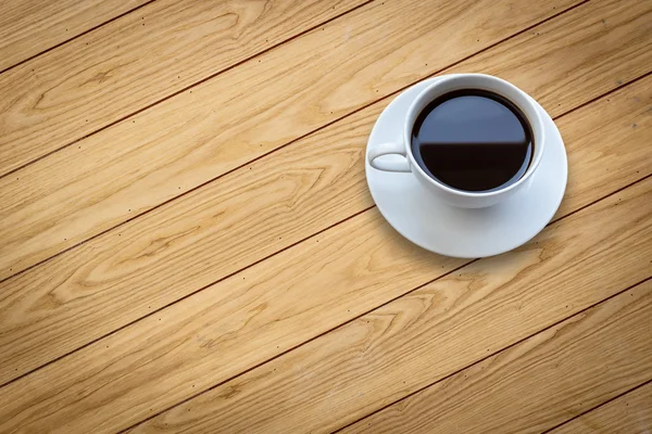 Vit kaffekopp på trä bordsskiva syn — Stockfoto