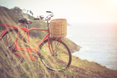 Kırmızı Japonya tarzı klasik Bisiklet okyanus manzarası, Gelin 