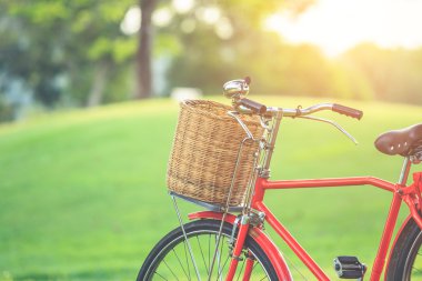 Kırmızı Japonya tarzı klasik Bisiklet Parkı