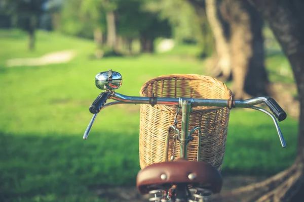 Red Japan style classic bicycle at the park — Stock Photo, Image