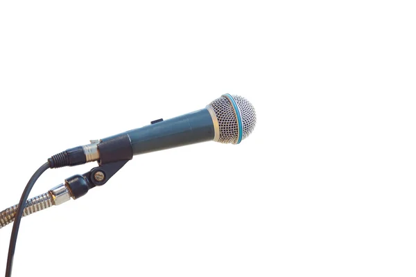Close-up van oude microfoon geïsoleerd op wit. Opgeslagen met knippen p — Stockfoto