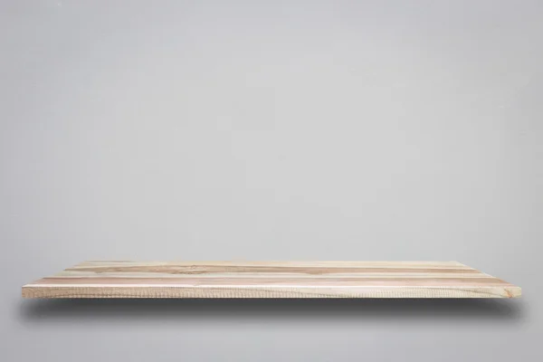 Lege bovenste houten planken op grijs cement muur — Stockfoto