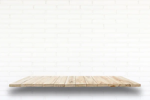 Estantes de madera vacíos y fondo de pared de piedra. Para el producto disp — Foto de Stock