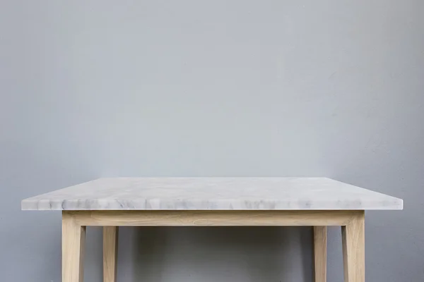 Doğal taş masa ve gri duvar arka plan boş üst — Stok fotoğraf