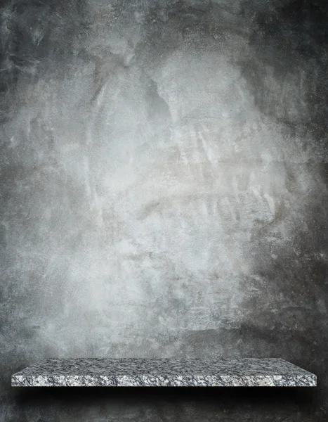 Κενό πάνω από φυσική πέτρα ράφια και ιστορικό πέτρινο τοίχο — Φωτογραφία Αρχείου