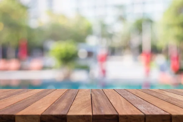 Tom top träbord och soliga abstrakt suddiga bokeh ba — Stockfoto