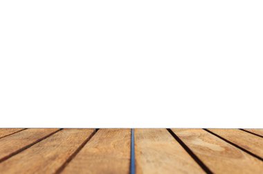 Beyaz arka plan üzerinde izole teak ahşap tablosunun üst kısmındaki