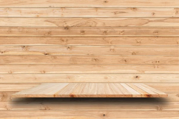 Prateleiras de madeira superior vazias e fundo de parede de madeira — Fotografia de Stock
