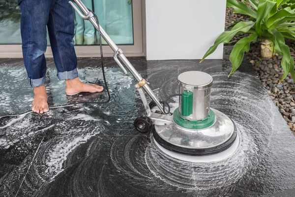 Exterior stone floor cleaning with polishing machine and chemica — Stock Photo, Image