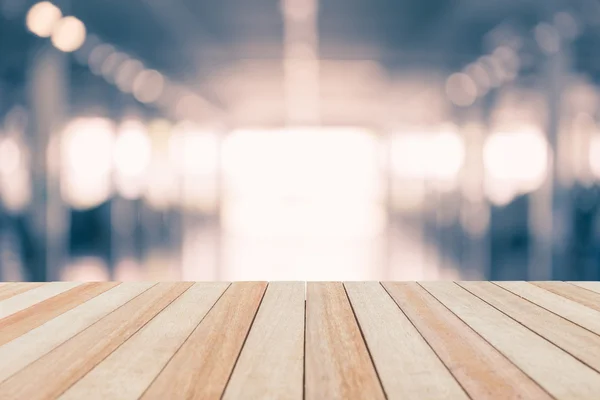 Empty top wooden table and blur with bokeh background — Stock Photo, Image