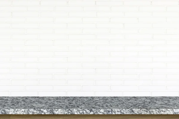 Tom överkant stenbord på vitt tegel vägg bakgrund — Stockfoto