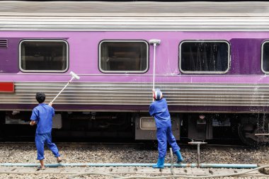 Temizleyici tren temizlik yapmak