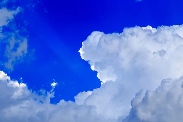 Clear Blue Sky and sunlight white cloud — Stock Photo, Image