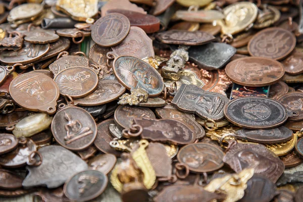 Fermer Stack of Small Buddha Coin Monk — Photo