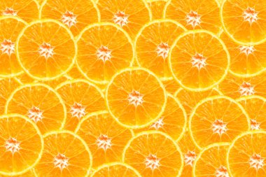 turuncu beyaz zemin üzerine izole yarısı