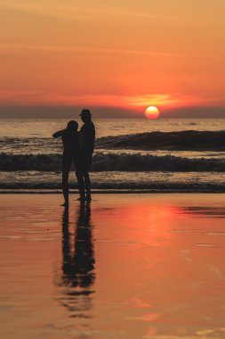 Sunset Beach Phuket Tayland turist silüeti