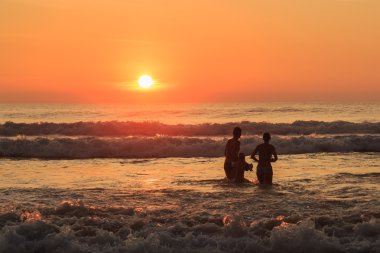 Sunset Beach Phuket Tayland turist silüeti