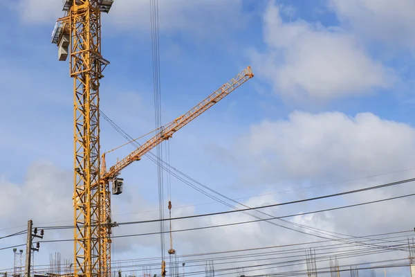 Kraanvogel in bouwplaats — Stockfoto