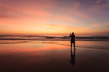 Sunset Beach Phuket Tayland turist silüeti