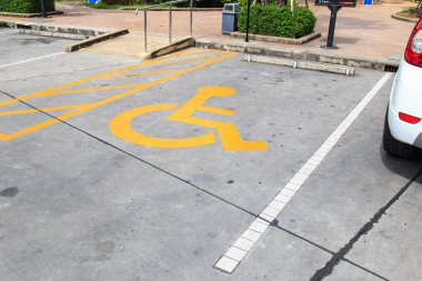 Engelli kutsal kişilerin resmi vasıl belgili tanımlık park yeri
