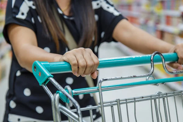 Woman shopping in department store — Stock Photo, Image