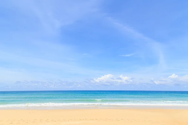 Tropická pláž v phuket, Thajsko — Stock fotografie