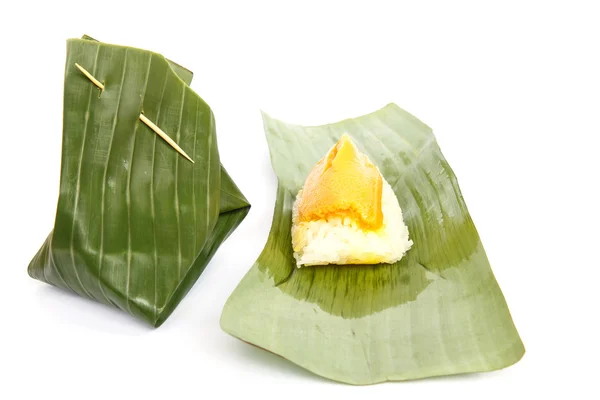 Thai traditional dessert (custard with sticky rice) Wrapped in b — Stock Photo, Image