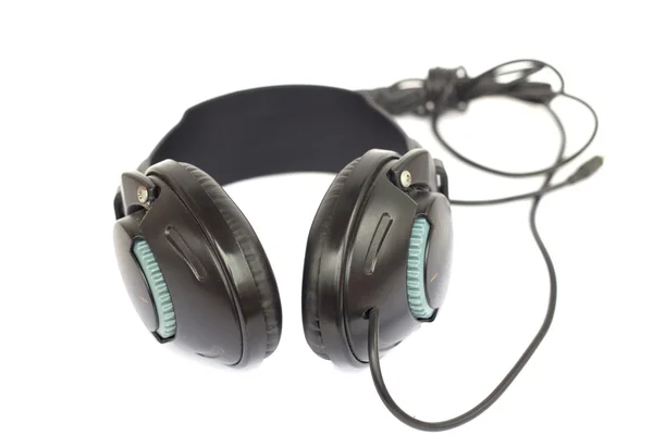 Fechar Fones de ouvido isolados no fundo branco — Fotografia de Stock