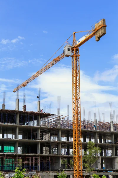 Crane in construction site — Stock Photo, Image