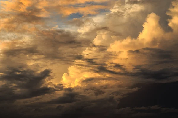 Beautiful cloud at Sunrise time — Stock Photo, Image