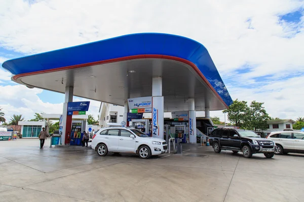 PTT Gas Station på Aug 31,14 i Thailand. PTT är ett Thai statliga Set-listade olja och gas företag som äger omfattande ubåt gasledningar i Gulf of Thailand. — Stockfoto