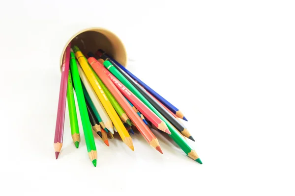 Színes ceruzák elszigetelt fehér háttér közeli — Stock Fotó